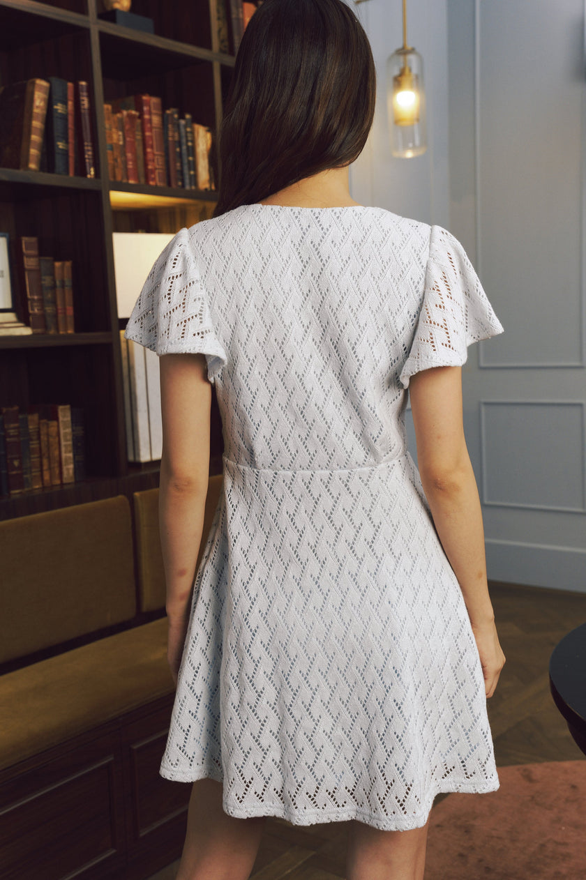 Chic White Geometric Knit Mini Dress